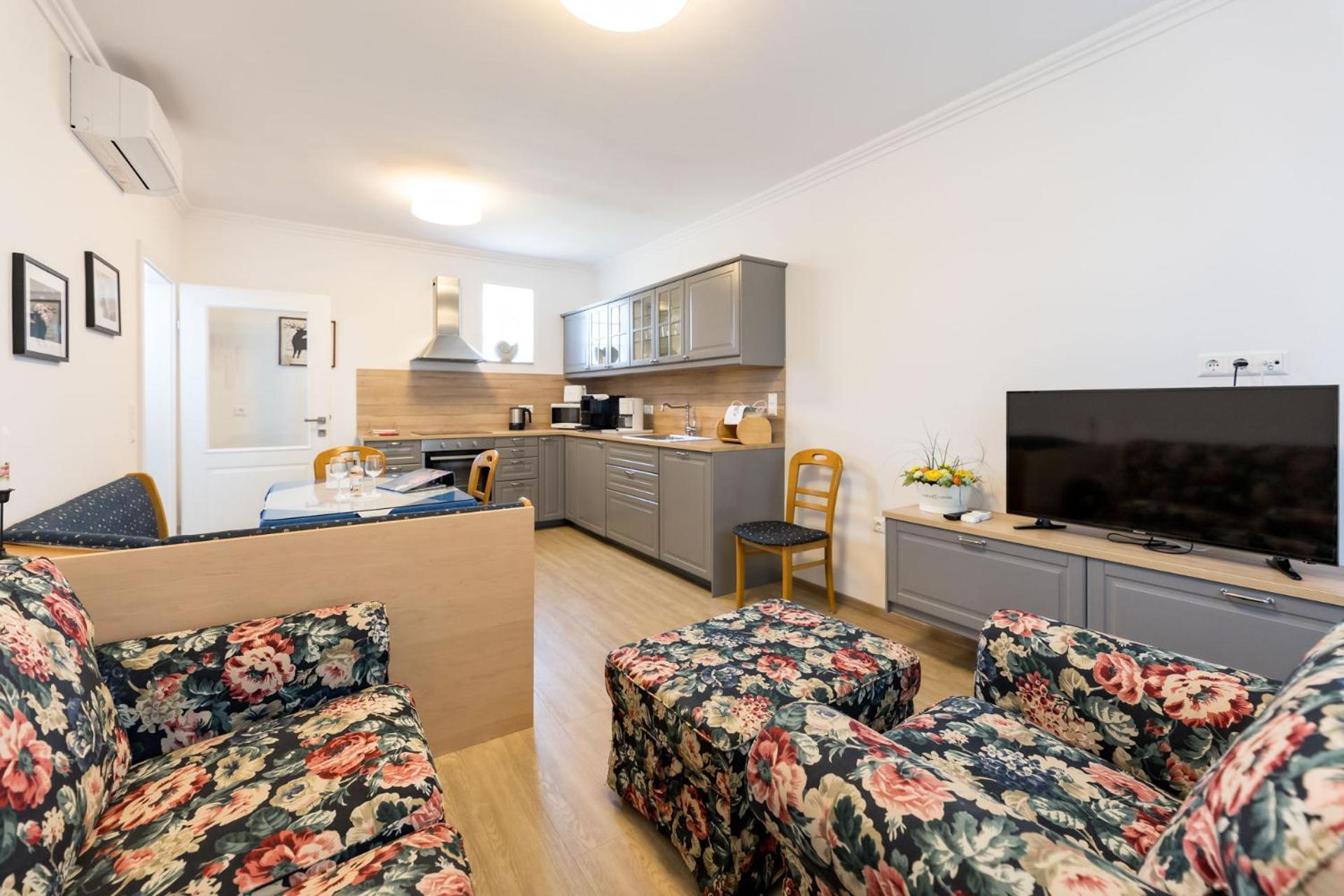 Sekt & Wein - Walter Klein Apartman Illmic Kültér fotó