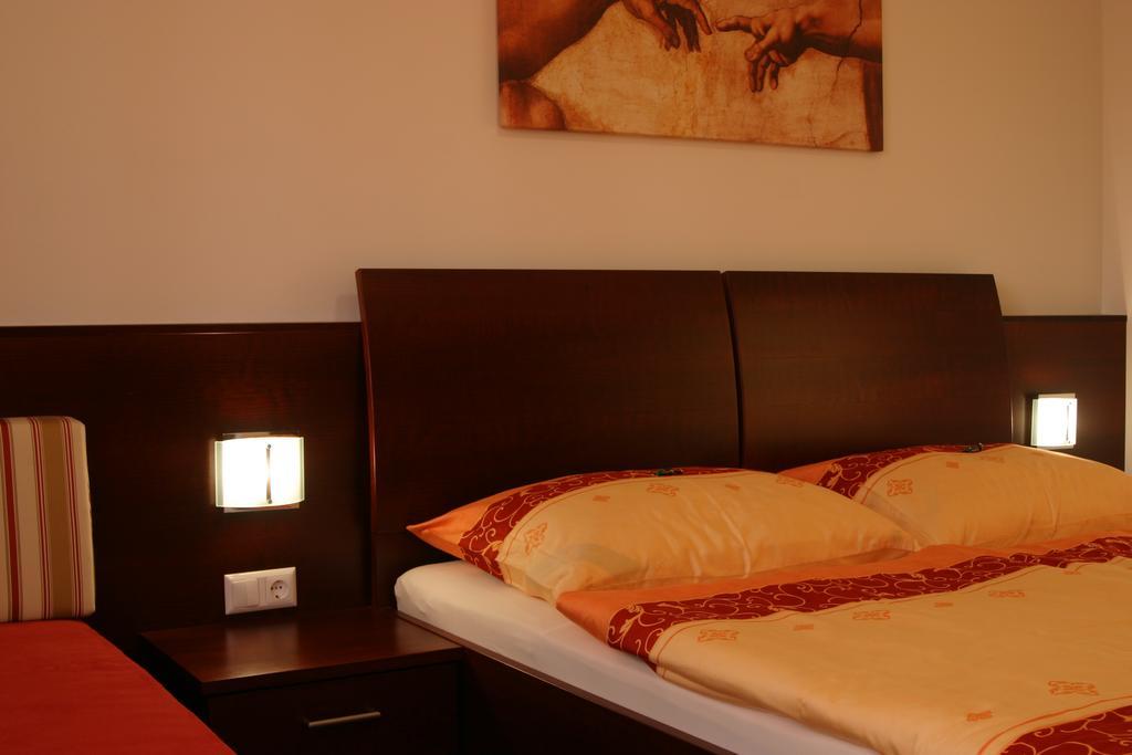 Sekt & Wein - Walter Klein Apartman Illmic Kültér fotó